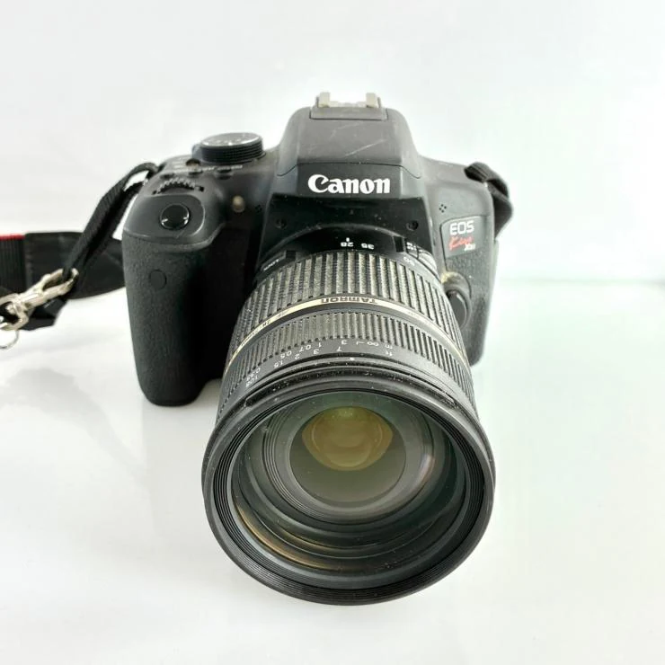 佳能 EOS Kiss X8i 相机背面液晶屏