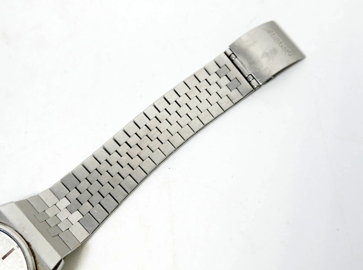 SEIKO LORD QUARTZ 8243-6000 腕表侧面图