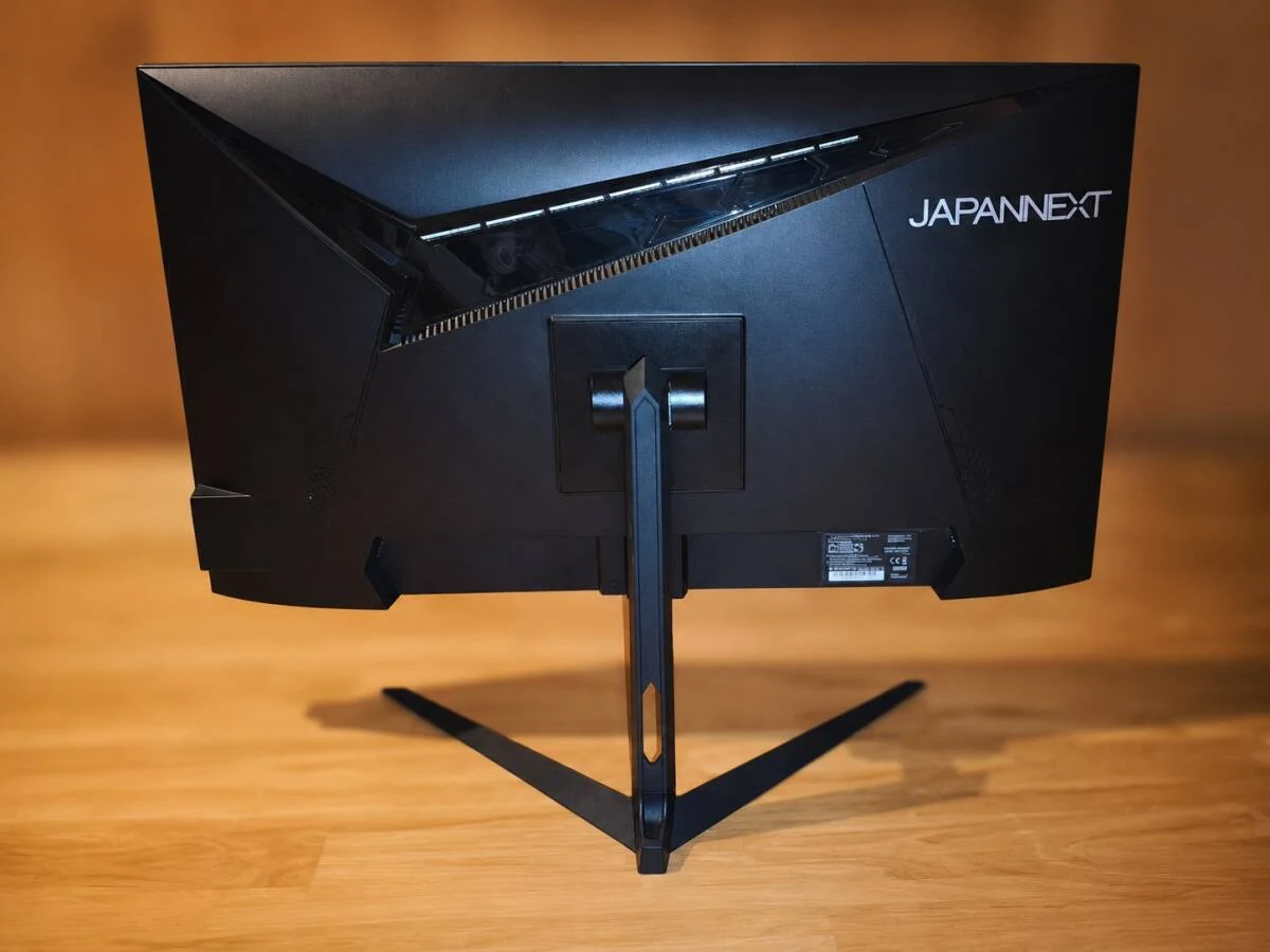 JAPANNEXT JN-IPS28U 接口特写