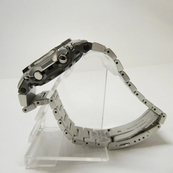 G-SHOCK GMW-BZ5000D-1JF 表扣细节