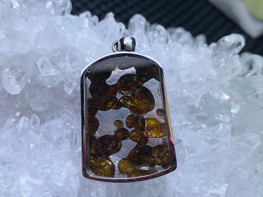 杰帕拉陨石吊坠（Jepara Meteorite）32x22mm 新品未使用 6980日元成交_樱花直邮