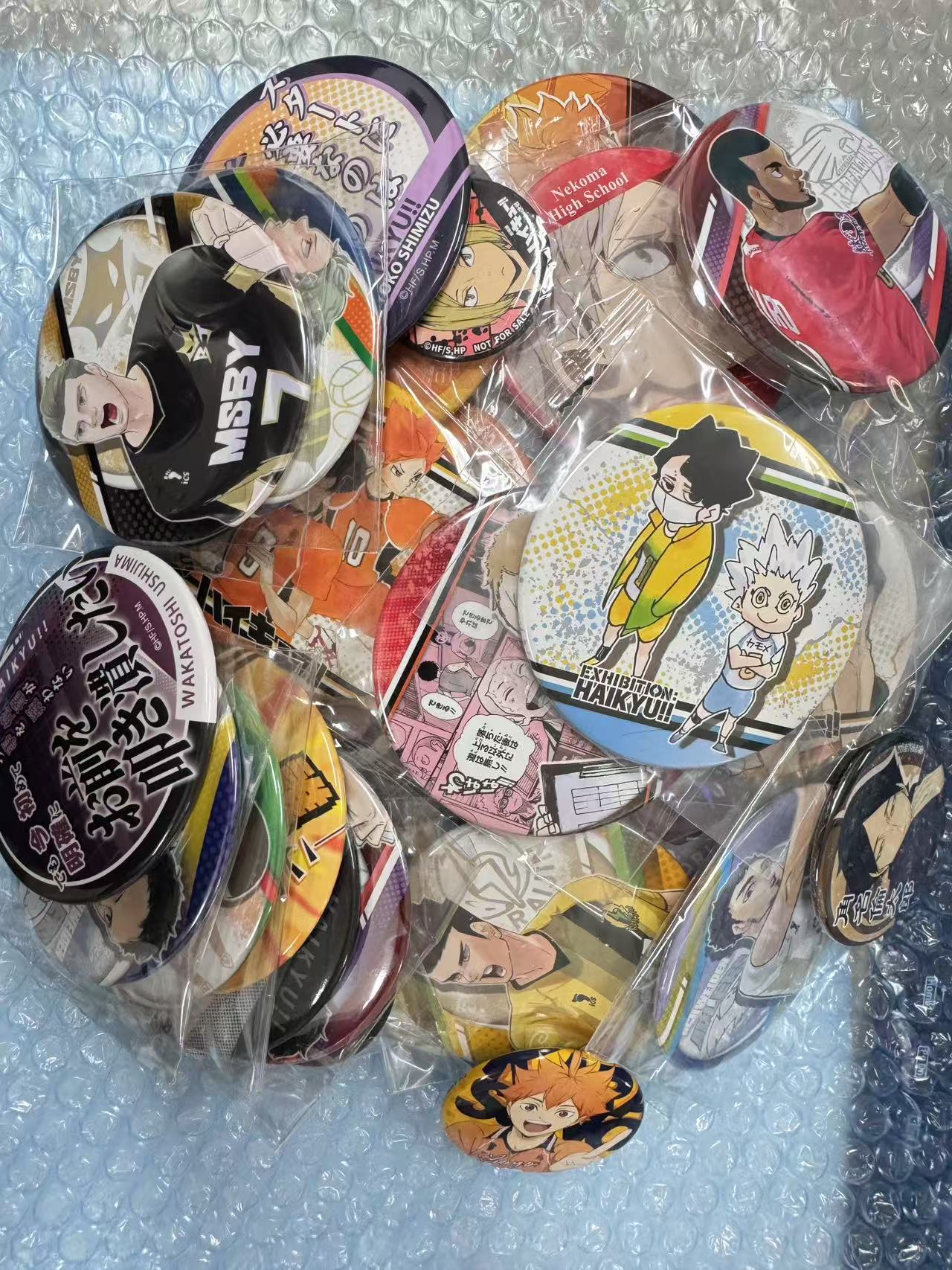 排球少年谷子开箱展示,日拍中古徽章实拍,图案清晰亮丽