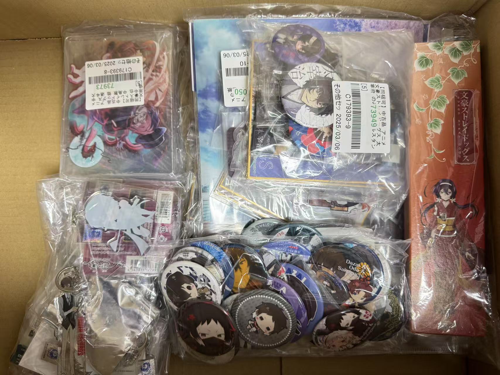 动漫混合谷子整箱图,文豪野犬、IDOLiSH7等角色周边汇总