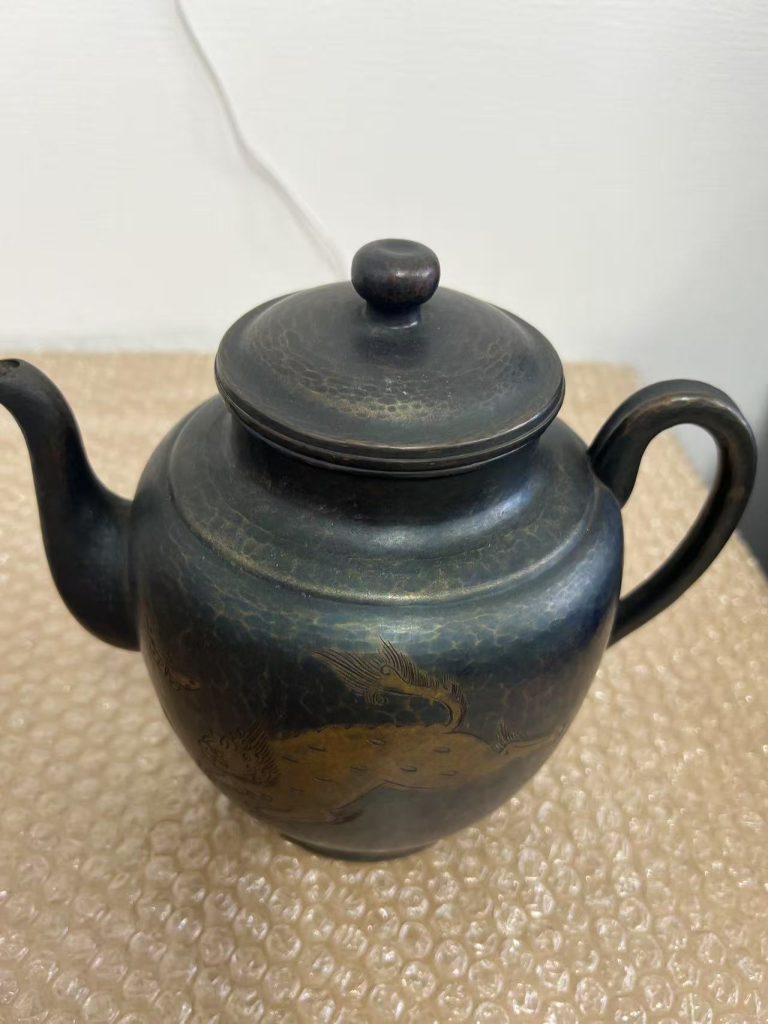 日本鎏金龙纹铜壶，黑铜色光泽，细腻工艺，茶壶收藏代拍推荐