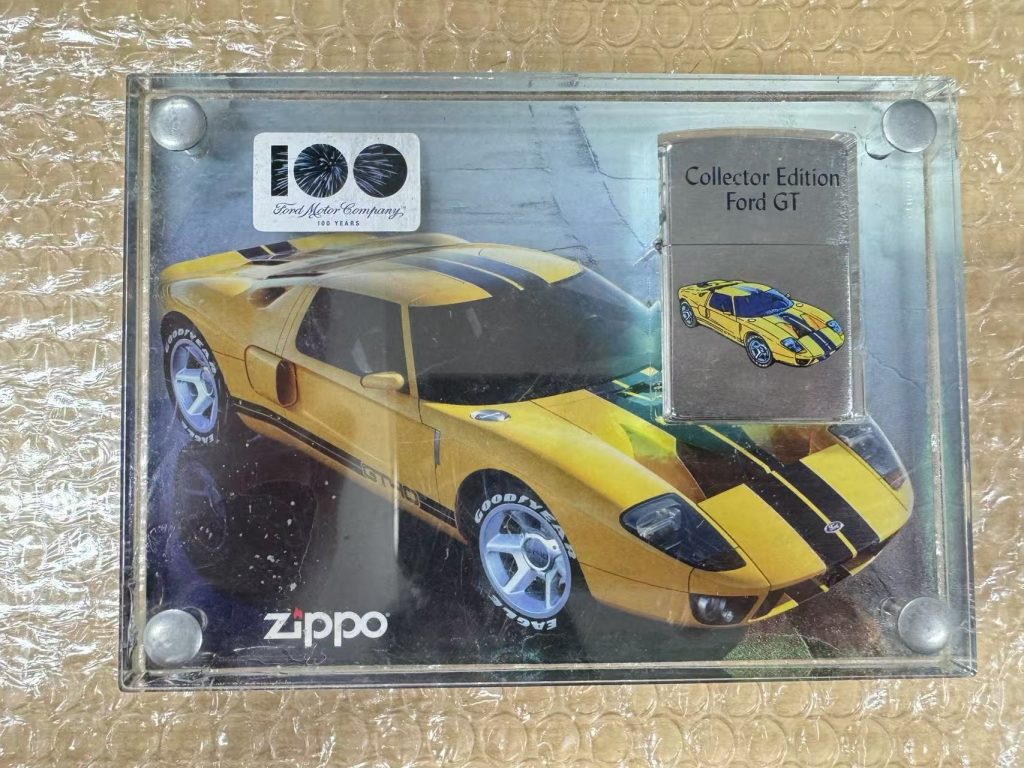 “黄色 Ford GT 汽车主题收藏版 Zippo 打火机开箱展示”