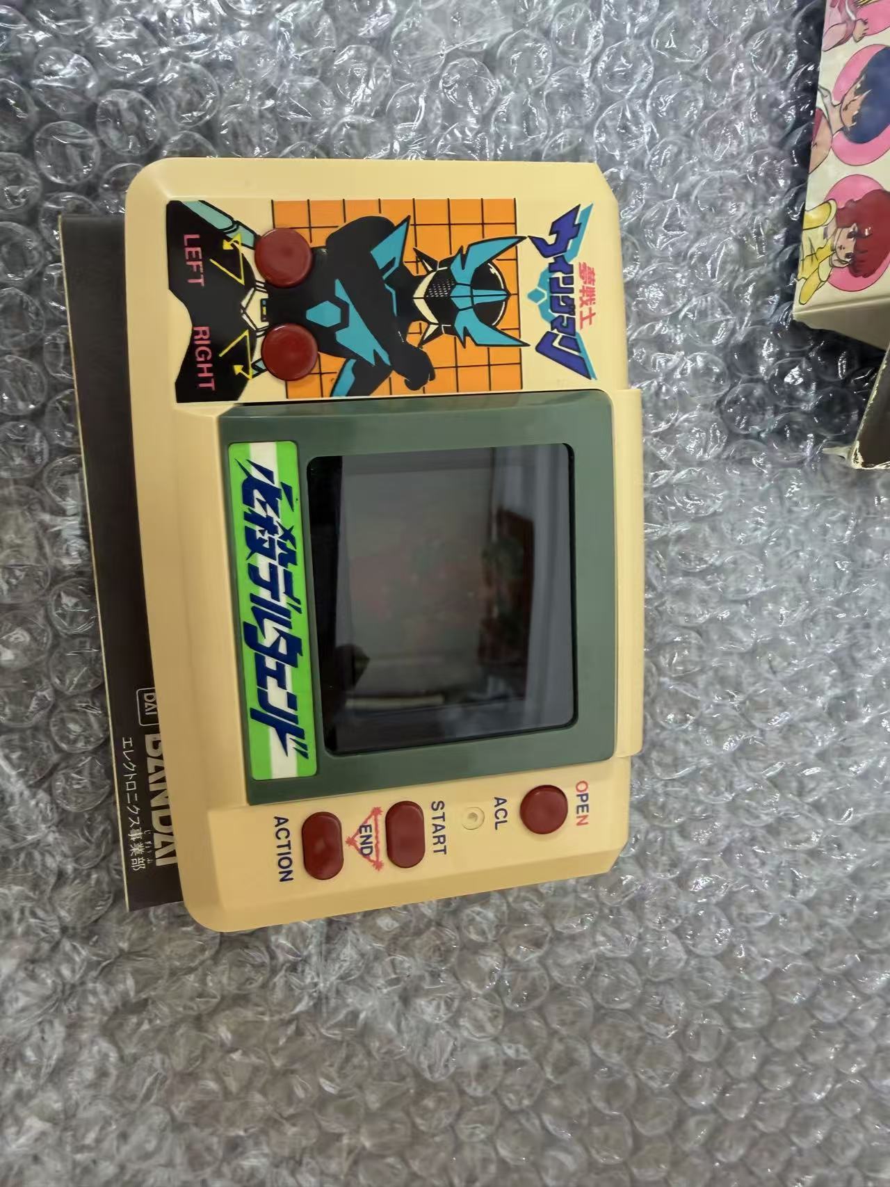 日本代购Bandai复古液晶掌机开箱测评实拍图