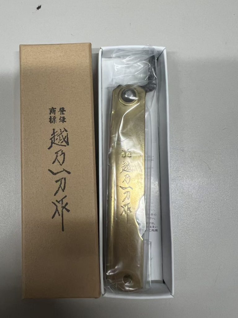日本越乃刀水折叠刀开箱实拍，金属刀柄质感展示