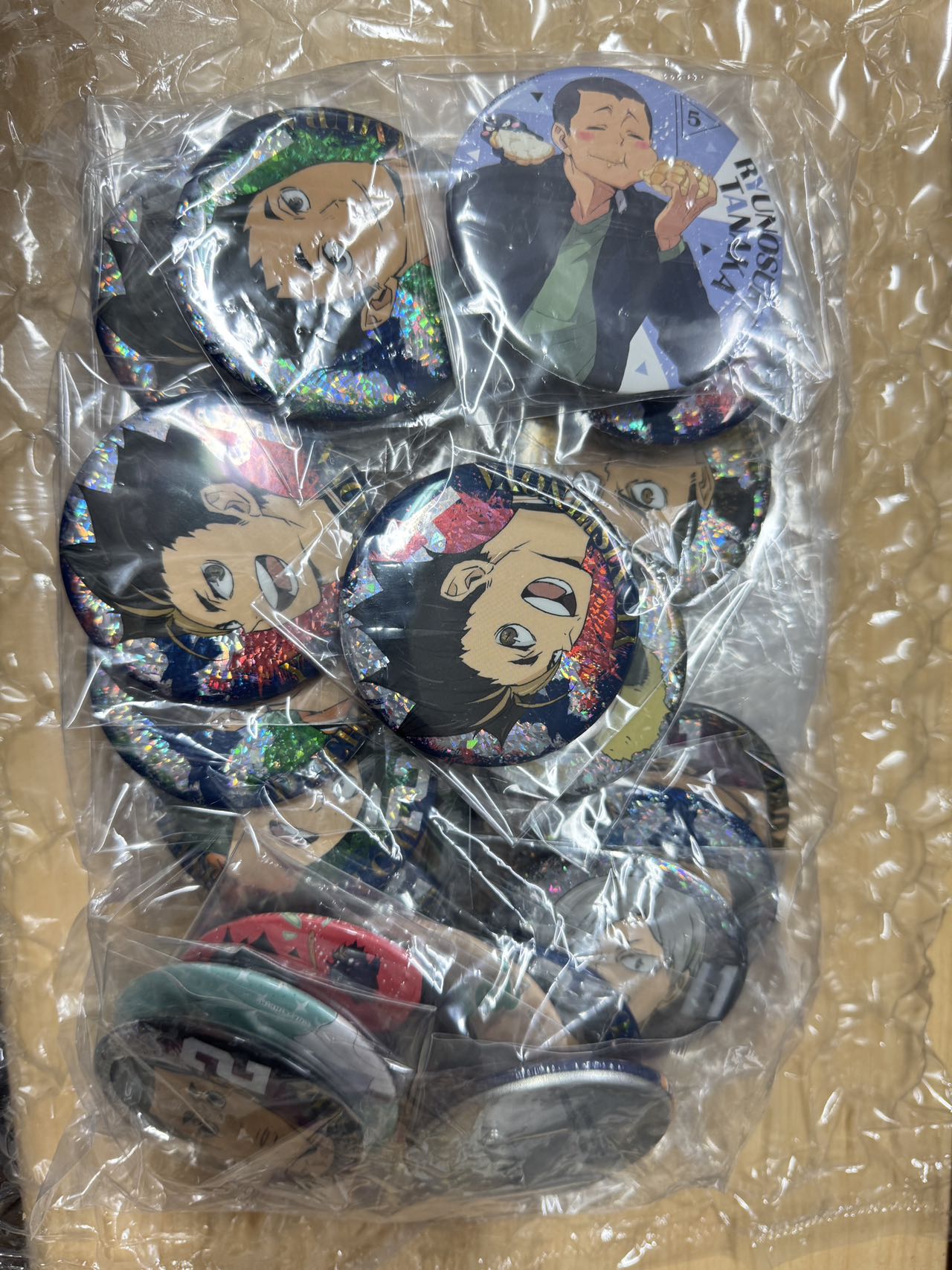 日本代拍排球少年镭射徽章开箱测评，闪底款实物效果展示