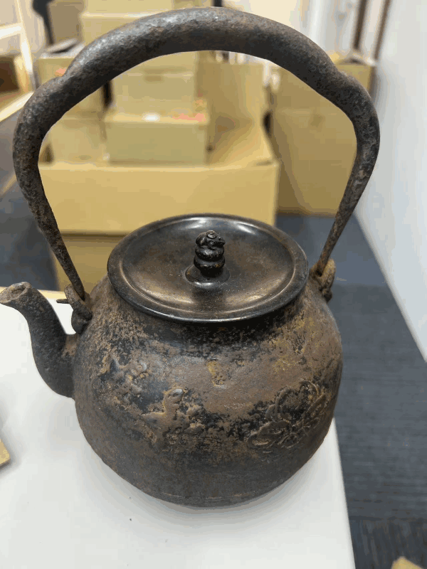 日本老铁壶代拍到手实物评测，展示壶身肌理、提梁工艺与真实使用痕迹