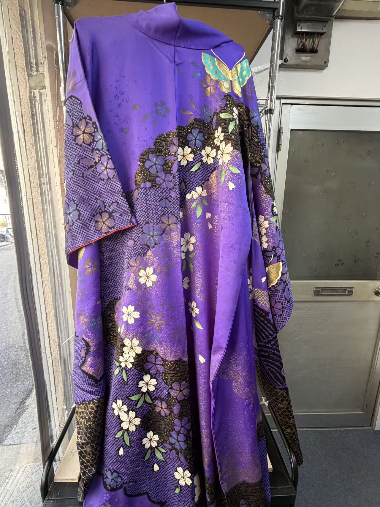 日本紫色樱花图案和服开箱实拍，日本中古和服代拍细节展示，传统花纹设计