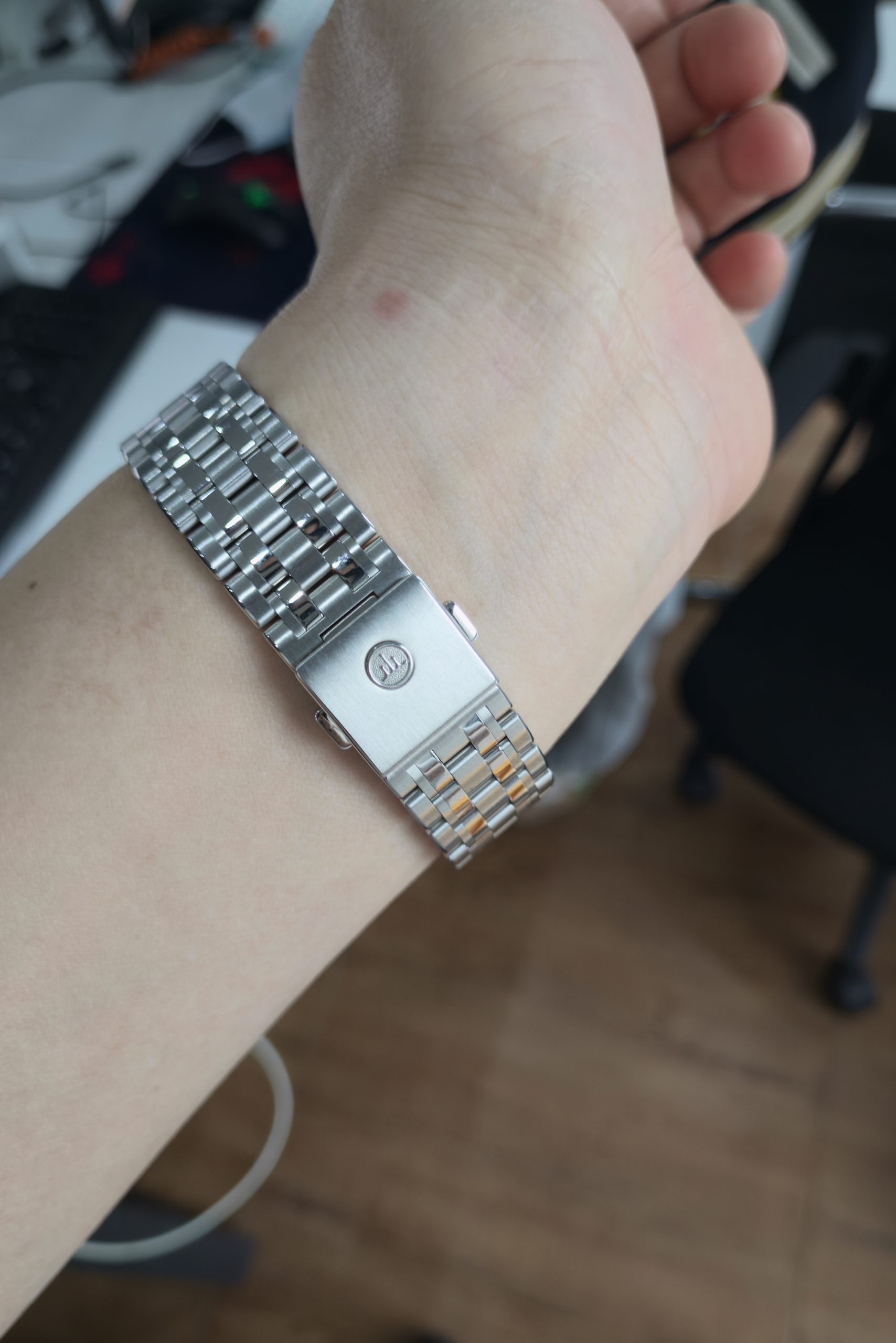 Credor不锈钢表链上手佩戴效果与表扣细节